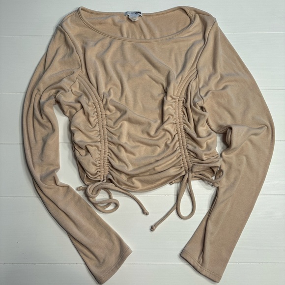 Fashion Nova Long Sleeve Bundle - Picture 4 of 4